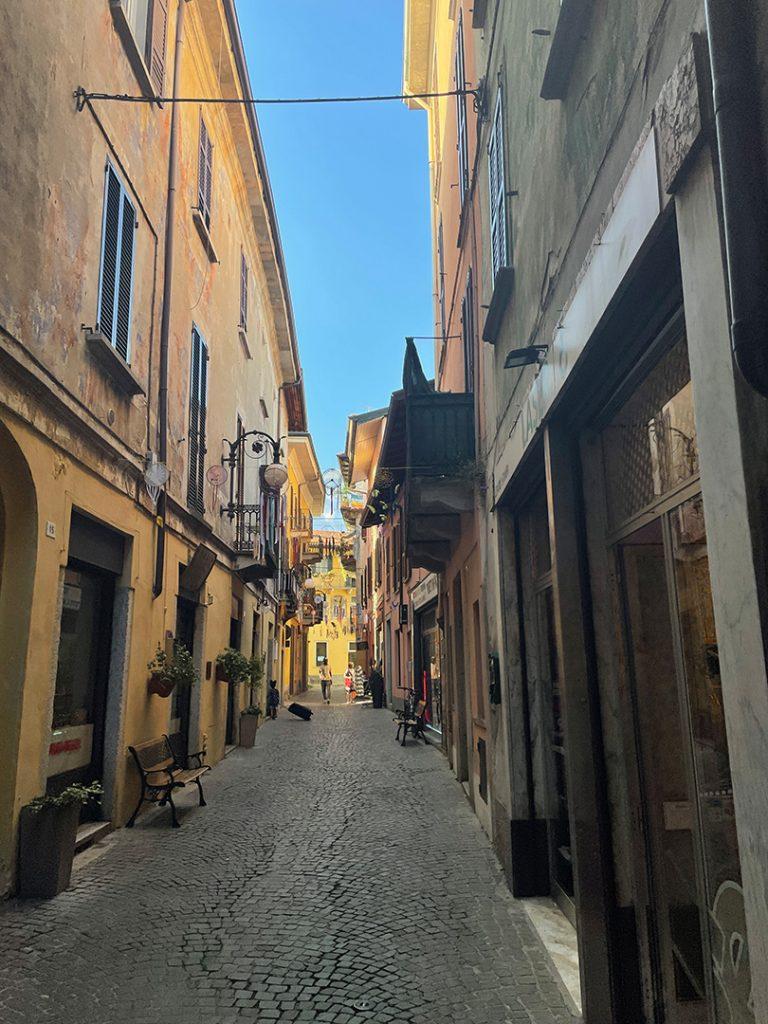 intra 768x1024 - Home