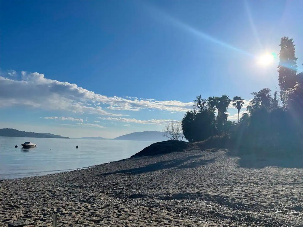 strand1 1024x768 - Home